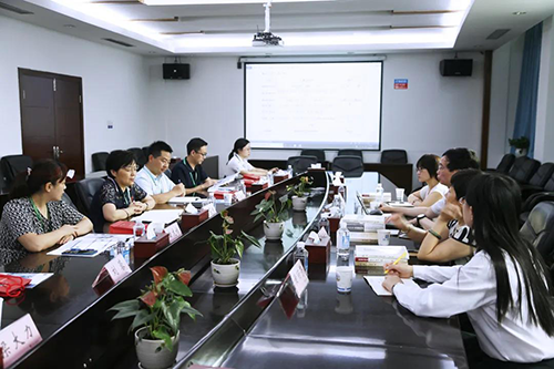 会议中龙8-long8与人福药业就今后的合作方向进行了深入探讨