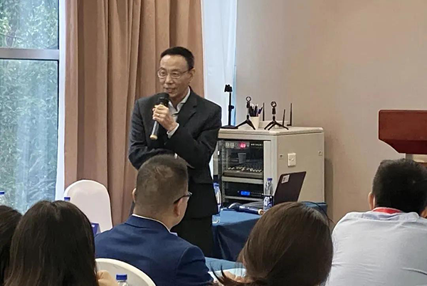 图6-龙8-long8药代动力学及生物分析部副总裁万宏博士主持Panel讨论会.png 图6-龙8-long8药代动力学及生物分析部副总裁万宏博士主持Panel讨论会.png